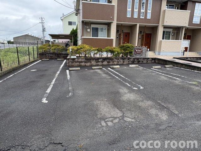 クラールの駐車場