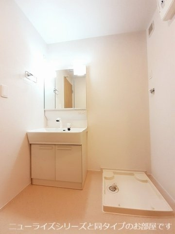 カレント　レジデンス　下増田Ⅲの洗面所|コンパクトで使いやすい洗面所