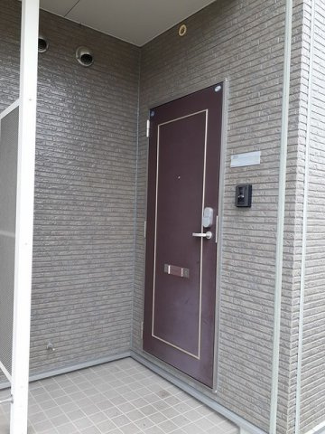 ロイヤルパークＡの玄関|落ち着いた玄関です