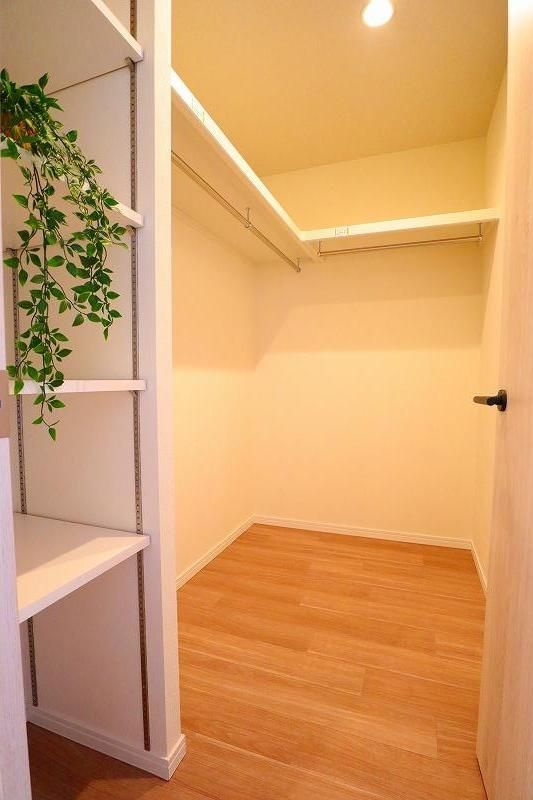 調布市西つつじケ丘１丁目の中古マンションの収納