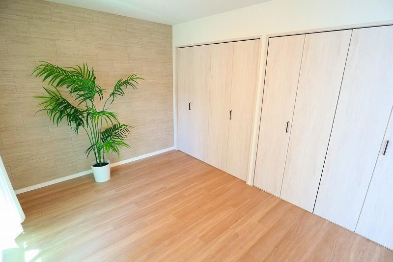 調布市西つつじケ丘１丁目の中古マンションの洋室