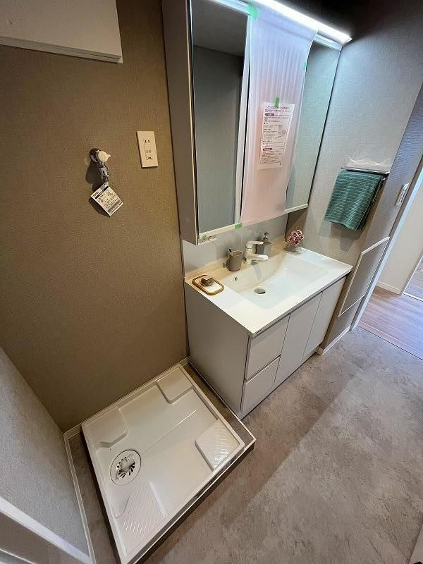 調布市西つつじケ丘１丁目の中古マンションの独立洗面台