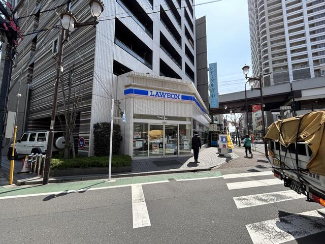 ローソン府中駅東口店まで97m
