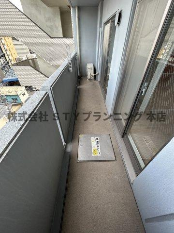 仲介手数料０円！GRANDUKE丸田町のバルコニー