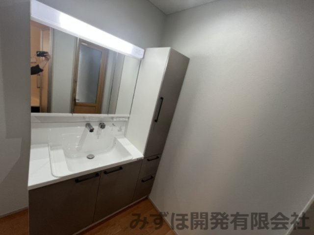 山形市緑町２丁目の新築一戸建の独立洗面台|9/11 脱衣場　洗面化粧台