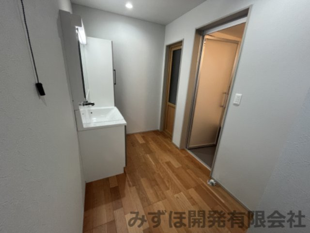 山形市緑町２丁目の新築一戸建の脱衣所|9/11