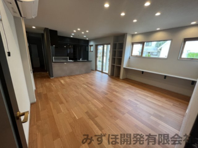 山形市緑町２丁目の新築一戸建の居間・リビング|9/11  LDK