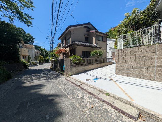 自然溢れる住環境　４LDK＋ファミリースペース　新築の前面道路含む現地写真|前面道路