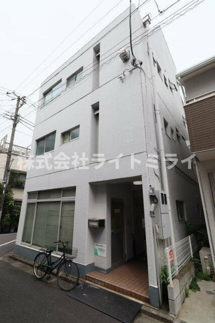 小林ビルのエントランス| 