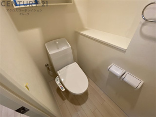 温水洗浄便座付きのトイレです♪