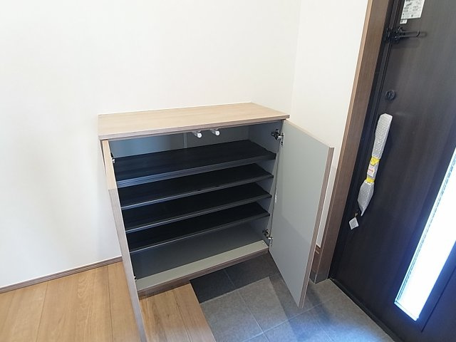 サンライズ平和台の玄関|玄関にはシューズBOXも有ります