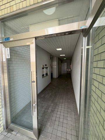 レジデンスやまびこのエントランス