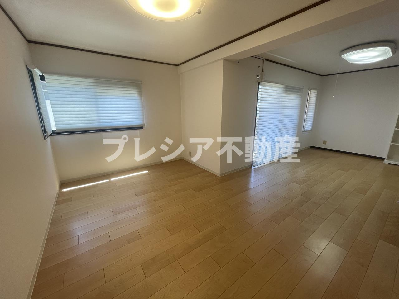 モナーク甲子園の居間・リビング