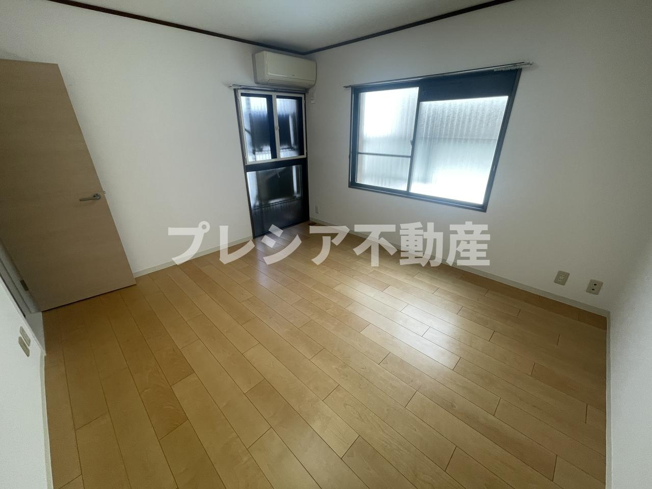モナーク甲子園の居間・リビング
