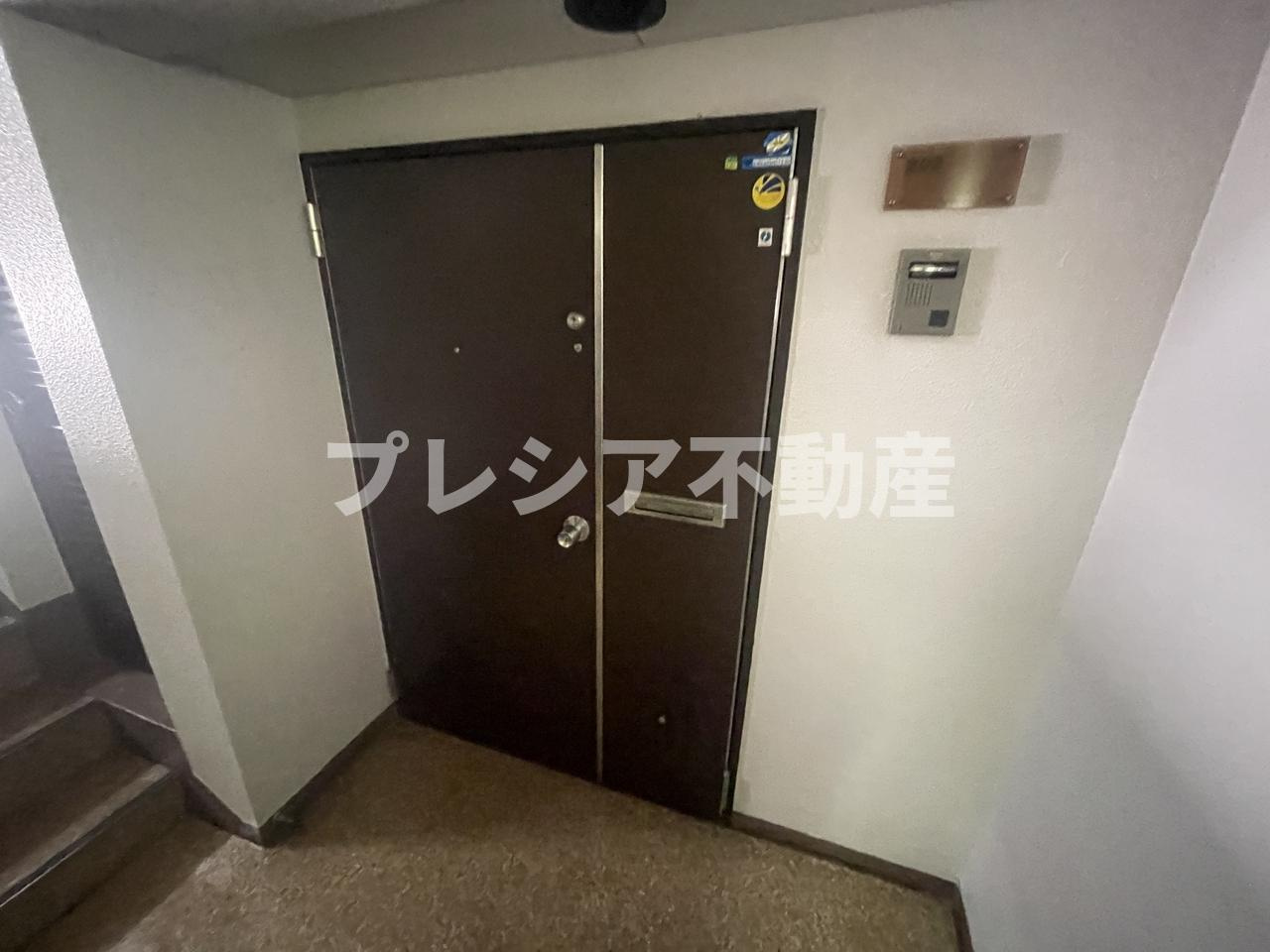 モナーク甲子園の玄関