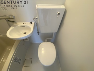浴室内にトイレがあります☆