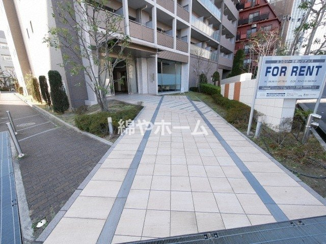 グラマシー京橋のエントランス|ゆとりのあるエントランスです