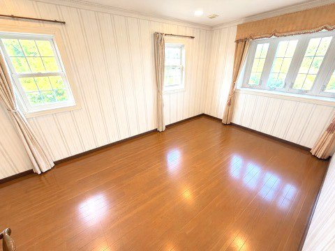 【洋室】 | 高崎市高浜町　ガレージ付き中古戸建　夜景が一望できます！