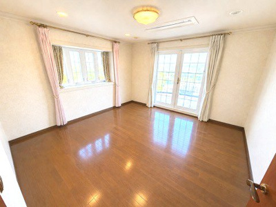 【洋室】 | 高崎市高浜町　ガレージ付き中古戸建　夜景が一望できます！