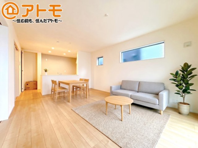 【居間・リビング】 | 沼津市下河原町　新築一戸建て　全1棟 | 家族団らんのイメージは、リビングを思い浮かべませんか？リビングこそ広々とした空間が良いですね♪