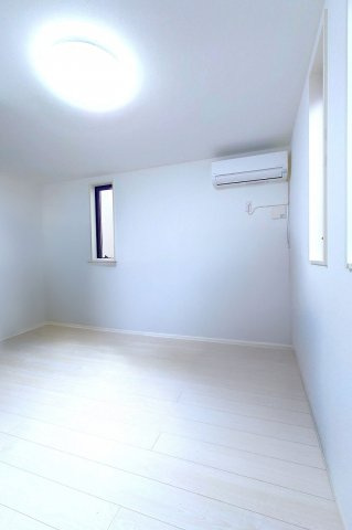 川崎市中原区市ノ坪　戸建の洋室|１階・6.3帖（サービーススペース表記の部屋）