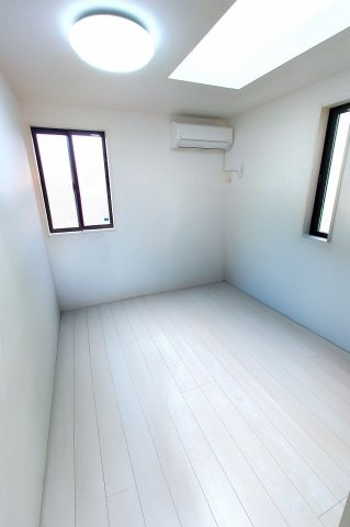 川崎市中原区市ノ坪　戸建の洋室|２階・5帖