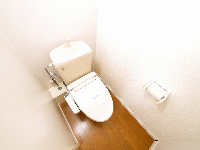 レオパレスＭのトイレ|清潔感のあるトイレです