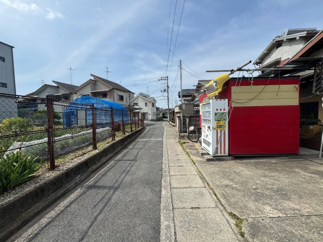 堺市西区菱木2丁　売土地の前面道路含む現地写真