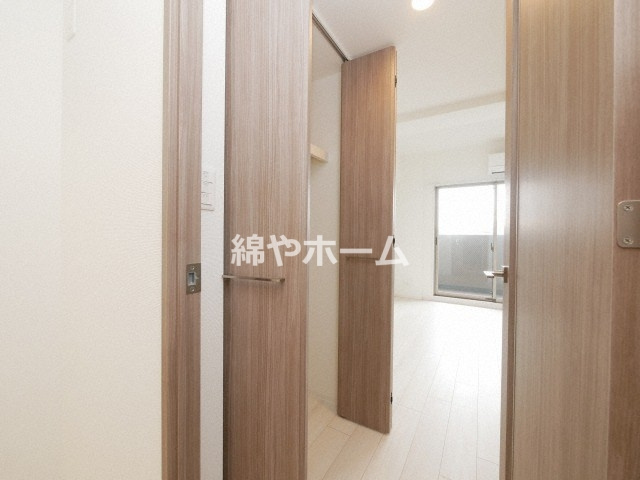 レオンコンフォート難波西Ⅲの内装|明るい室内です