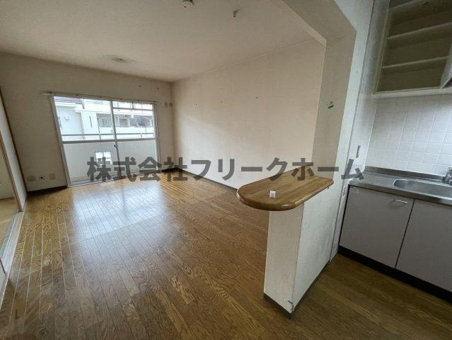 小金井市梶野町３丁目の賃貸マンションの居間・リビング
