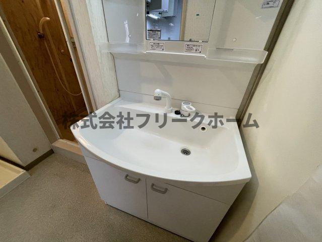 小金井市梶野町３丁目の賃貸マンションの洗面所