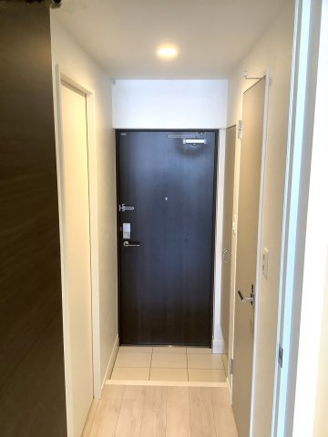 エンクレストベイ天神東Ⅱの玄関|収納もある玄関です