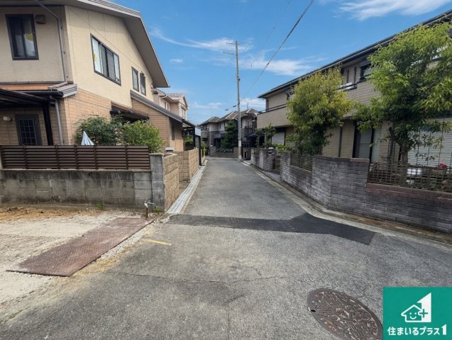 堺市東区高松　第5期　新築一戸建ての前面道路含む現地写真|周辺は落ち着いた街並みの住宅地！子育てがしやすい住環境です！まだ未完成ですが、現地でしかわからない事もございます。是非一度ご覧ください。