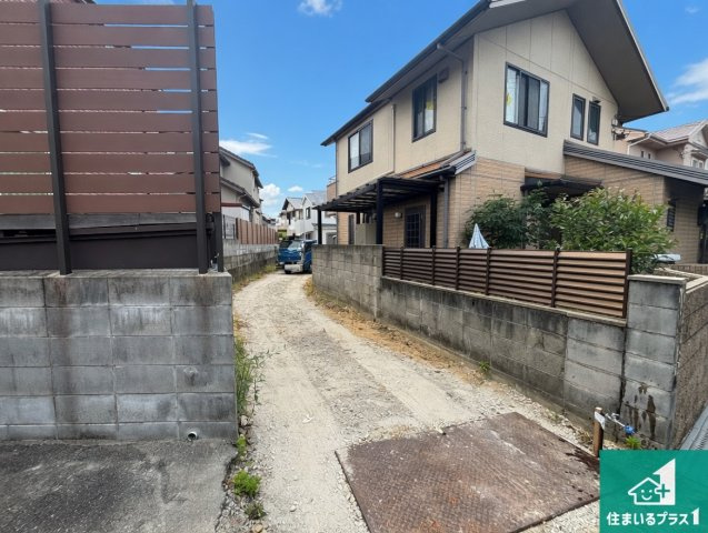 堺市東区高松　第5期　新築一戸建ての前面道路含む現地写真|周辺は落ち着いた街並みの住宅地！子育てがしやすい住環境です！まだ未完成ですが、現地でしかわからない事もございます。是非一度ご覧ください。