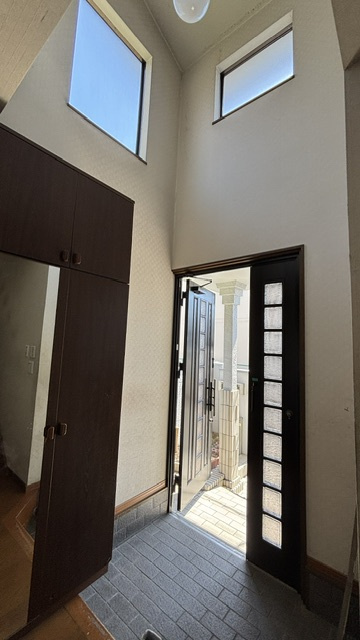 大東市緑が丘2丁目　中古戸建の玄関|玄関です