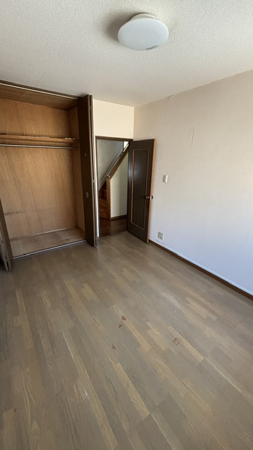 大東市緑が丘2丁目　中古戸建の洋室|個人の部屋や寝室として使える洋室です
