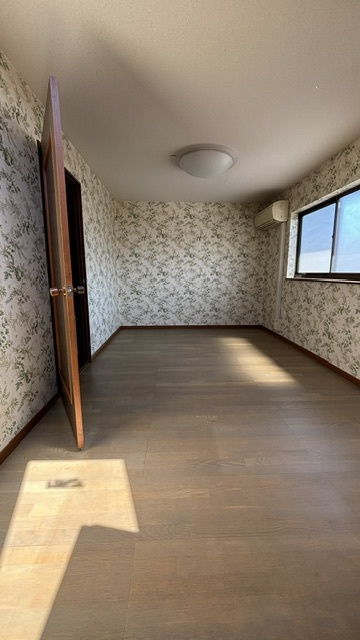 大東市緑が丘2丁目　中古戸建の寝室|使い勝手のいい寝室です