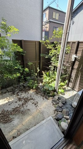 大東市緑が丘2丁目　中古戸建の庭|簡単な家庭菜園も楽しめるお庭です