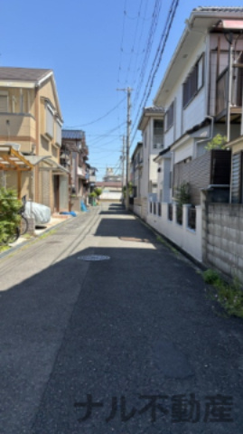 大東市緑が丘2丁目　中古戸建の前面道路含む現地写真|前面道路含む現地写真です