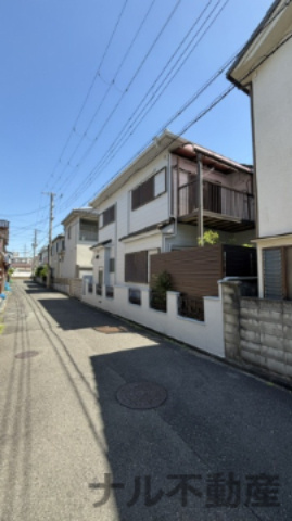 大東市緑が丘2丁目　中古戸建の前面道路含む現地写真|前面道路含む現地写真です
