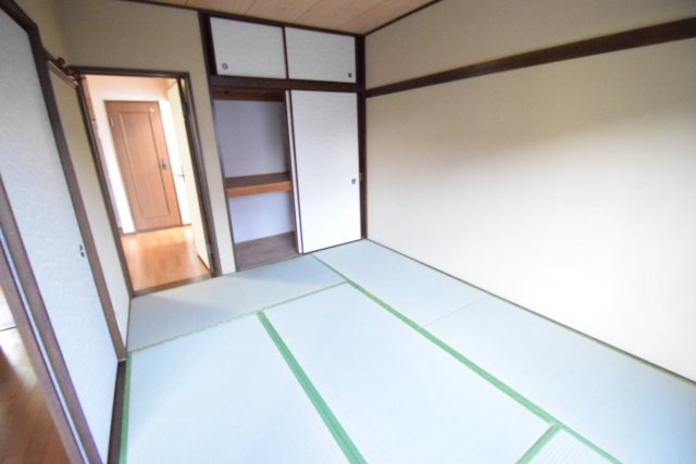 グレイスハイツの収納|敷地内に駐車場あります