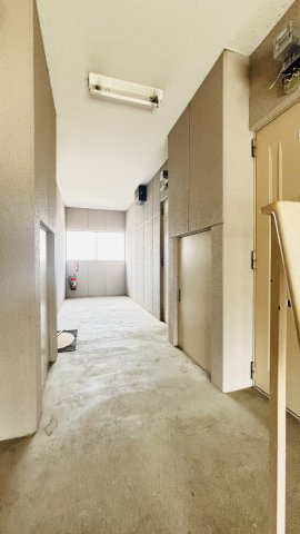 筑紫野市針摺西２丁目のアパートのロビー
