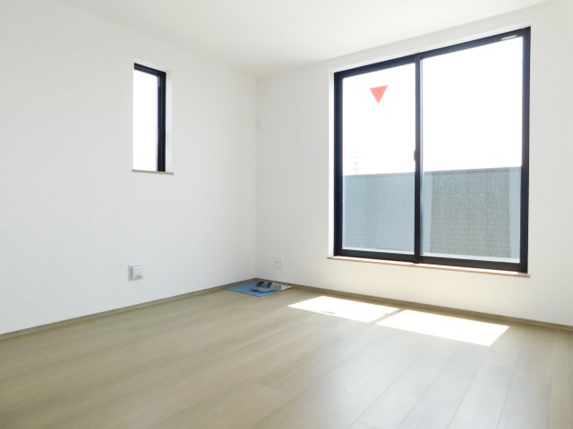 名古屋市港区川間町１丁目の新築一戸建の洋室|◇３階洋室◇　　南面で明るい洋室約６．１２帖　全居室収納完備♪　バルコニー利用可！