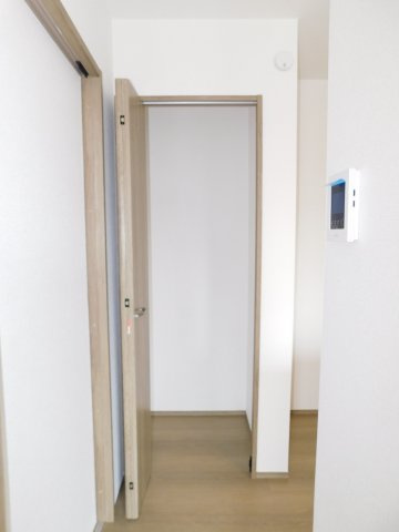 名古屋市港区川間町１丁目の新築一戸建の収納|◇リビング収納◇　　キッチン用品や食料品が片付くパントリーとしても利用できます♪