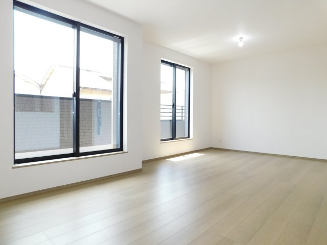 名古屋市港区川間町１丁目の新築一戸建の居間・リビング|◇リビング◇　　南面で明るいリビング約１６．２５帖　外からの視線が気になりにくい２階リビング♪
