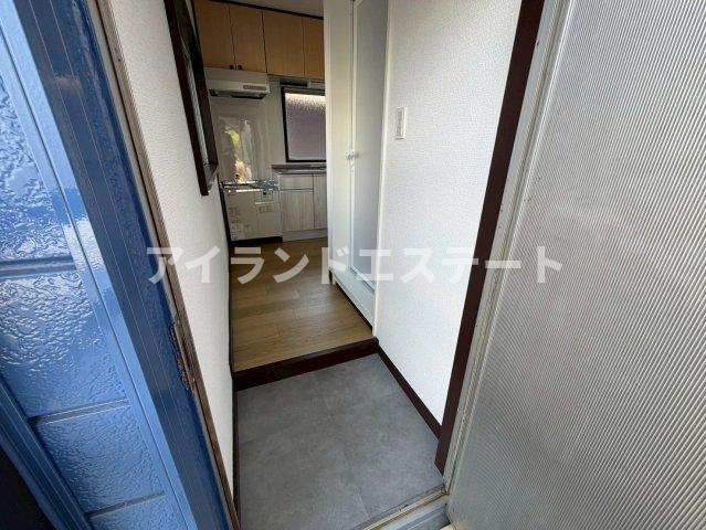 吉野ハイツ　リフォーム　角部屋　陽当たり良好の玄関