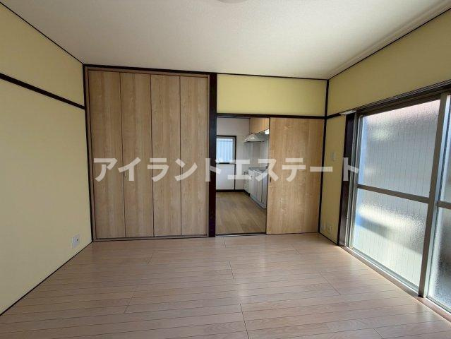 吉野ハイツ　リフォーム　角部屋　陽当たり良好の居間・リビング