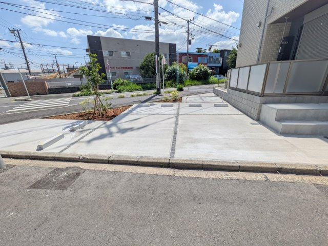 アズールの駐車場