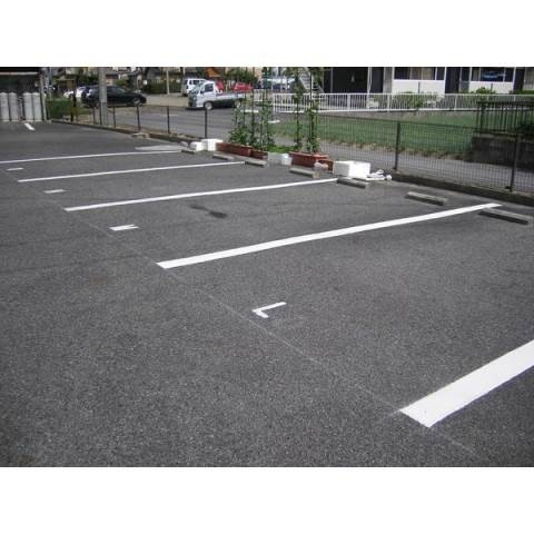コーポむつみⅠの駐車場
