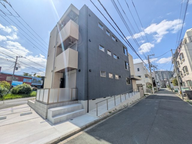 アズールの外観